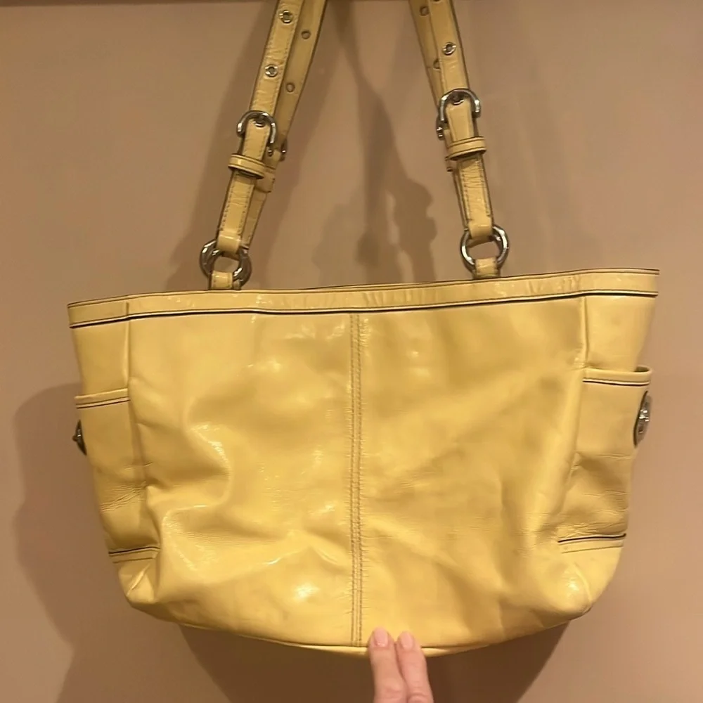 Coach yellow patent leather tote handbag/ preowned OS